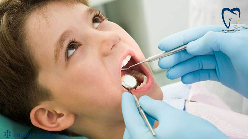 معاینه دندان کودکی